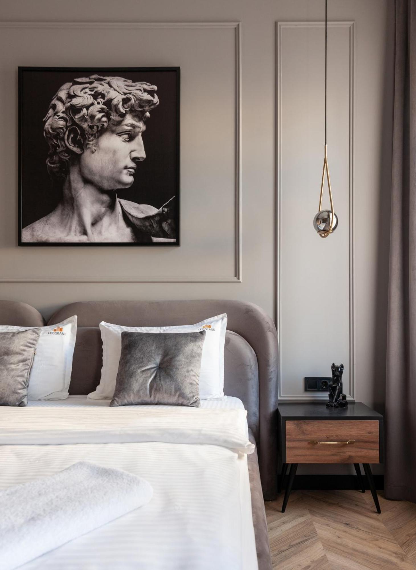 Leogrand Vip On Svobody Avenue 43 Daire Lviv Dış mekan fotoğraf